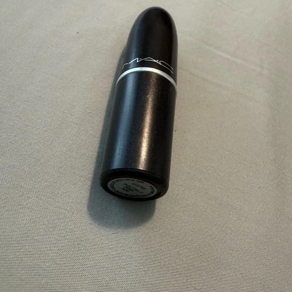 RARE VINTAGE MAC Lustre lipstick in POLITELY PINK 🩷 - Picture 3 of 5